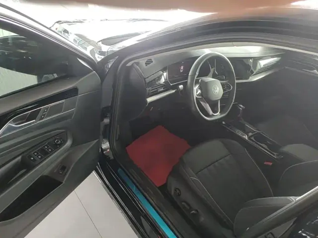 Volkswagen Passat — Фото автомобиля 15