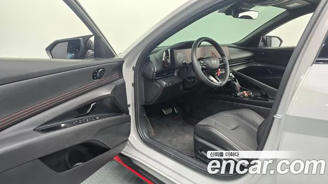 Hyundai AVANTE — Фото автомобиля 3