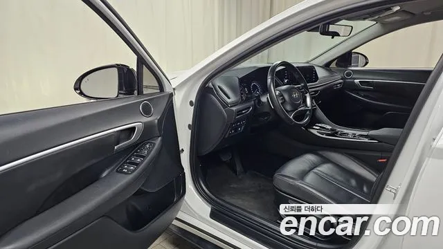 Hyundai Sonata — Фото автомобиля 10