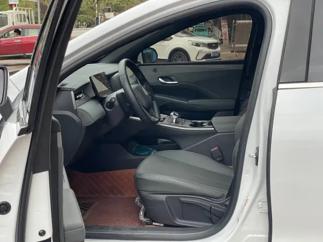 BYD Qin PLUS — Фото автомобиля 5
