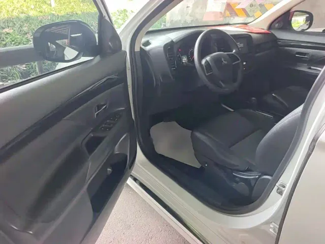Mitsubishi Outlander — Фото автомобиля 15