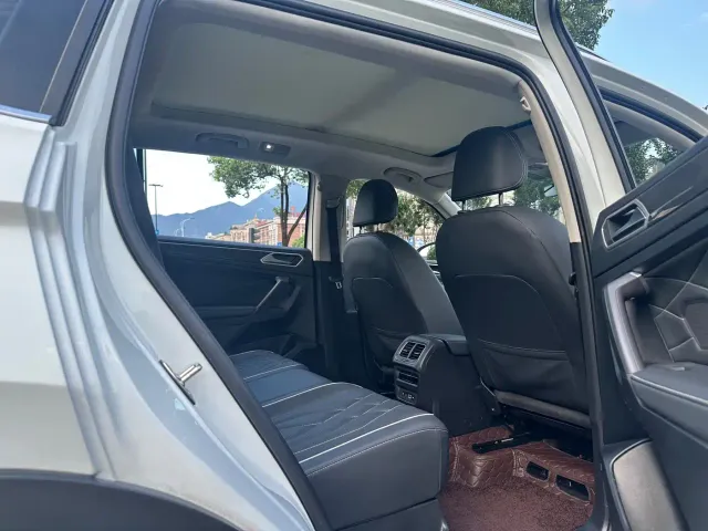 Volkswagen Tiguan L — Фото автомобиля 10