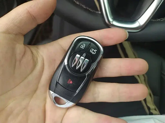 Buick Regal — Фото автомобиля 8