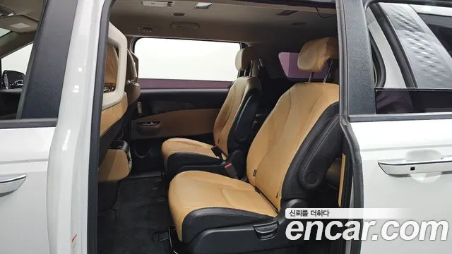 Kia Carnival 4th Gen — Фото автомобиля 12