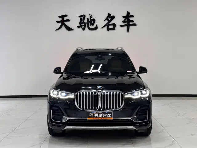 BMW X7 — Фото автомобиля 2