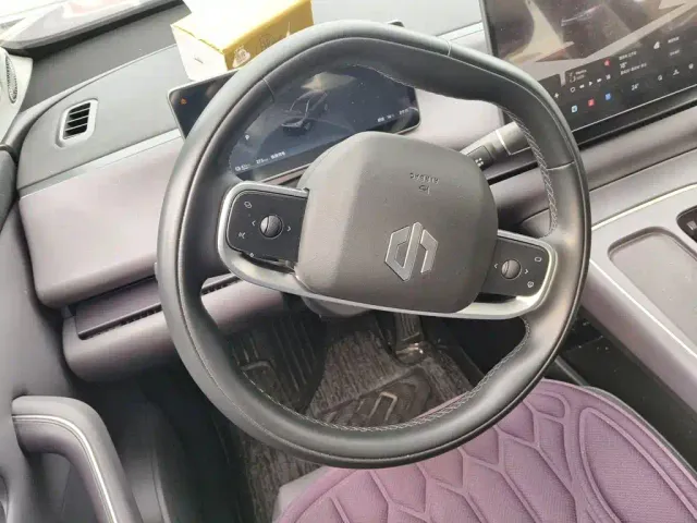 Leapmotor C10 — Фото автомобиля 6