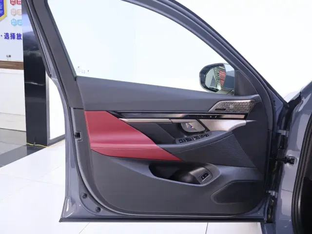BMW 5 Series — Фото автомобиля 18