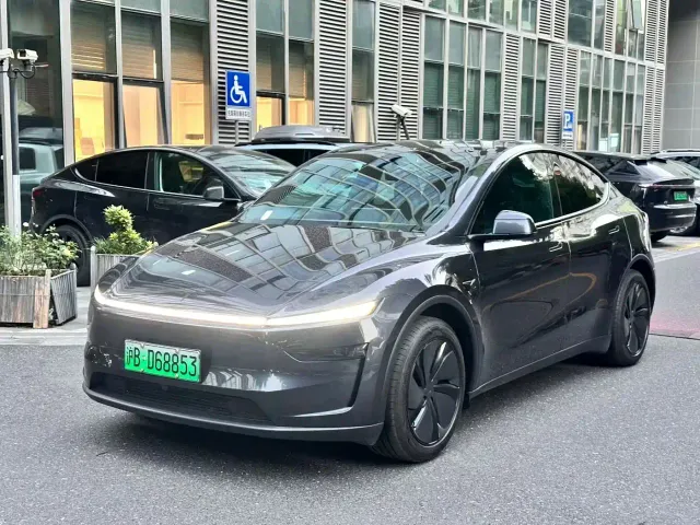Фотография автомобиля — Tesla Model Y