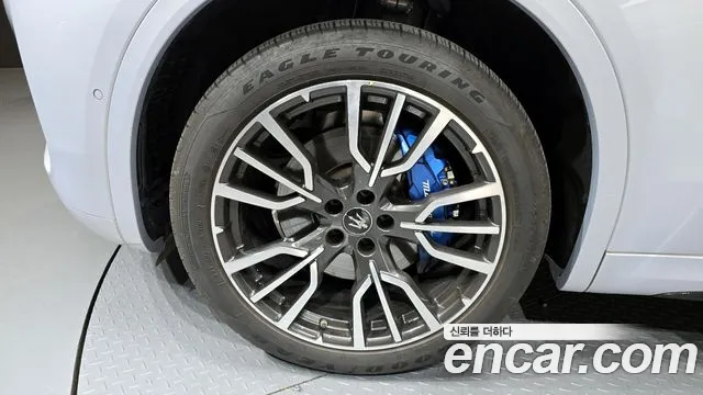 Maserati Grecale — Фото автомобиля 5