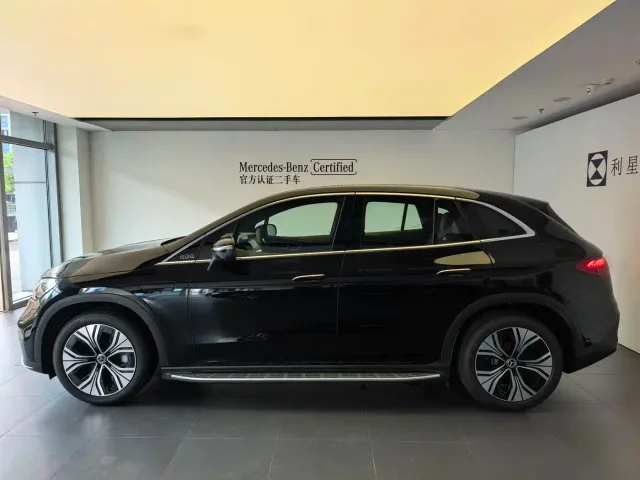 Mercedes-Benz EQE SUV — Фото автомобиля 3