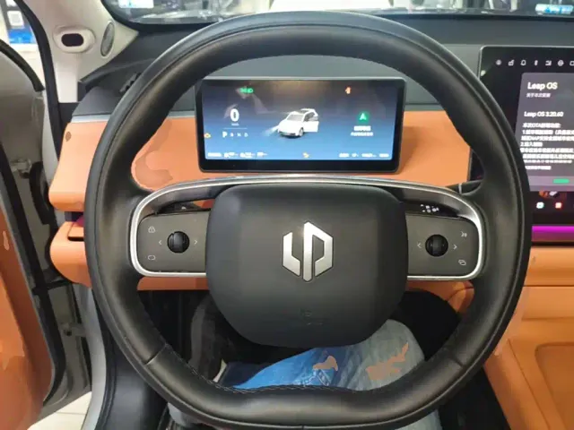 Leapmotor C10 — Фото автомобиля 10