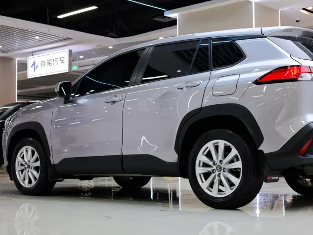 Toyota Corolla Cross — Фото автомобиля 12