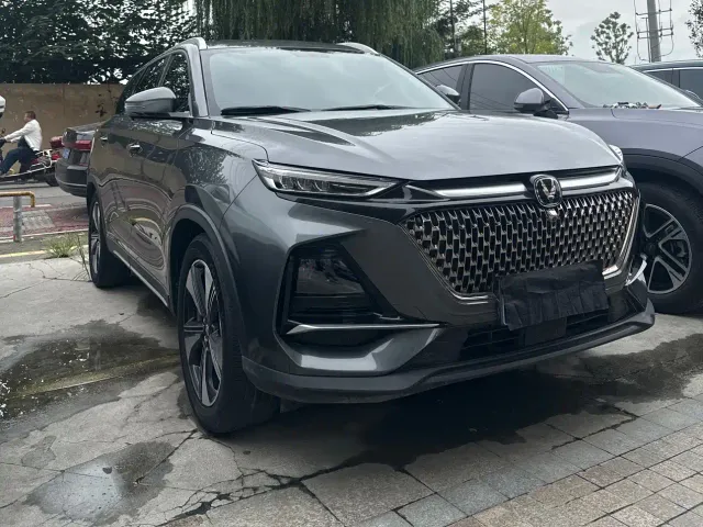 Фотография автомобиля — Changan X7 Plus