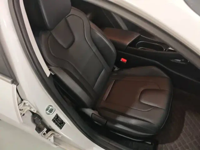 Hyundai Elantra — Фото автомобиля 19