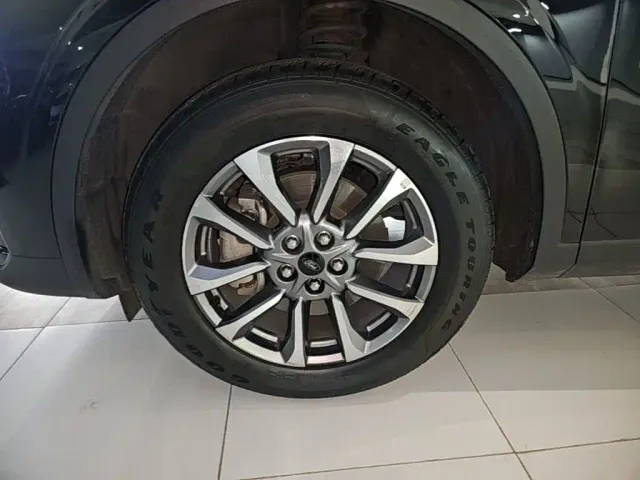 Ford Edge — Фото автомобиля 22