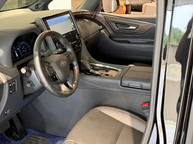 Toyota Alphard — Фото автомобиля 4