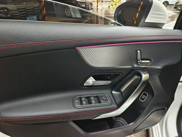 Mercedes-Benz A-Class — Фото автомобиля 5