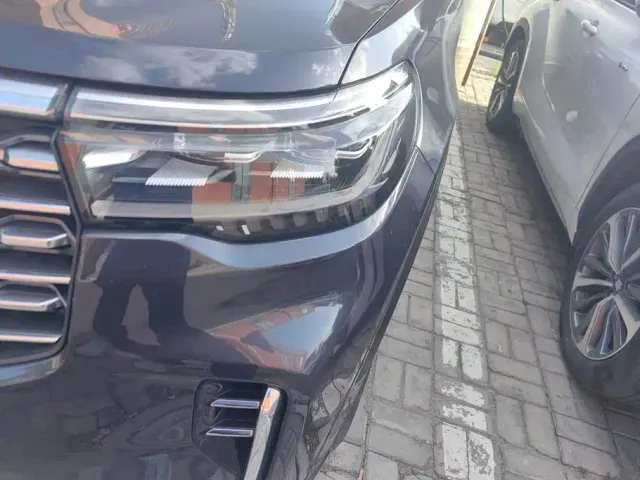 Ford Explorer — Фото автомобиля 5