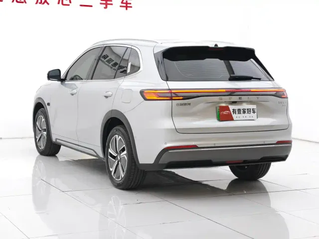 Geely Galaxy Starship 7 EM-i — Фото автомобиля 6