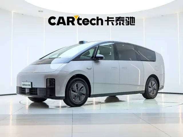 Li Auto MEGA — Фото автомобиля 4