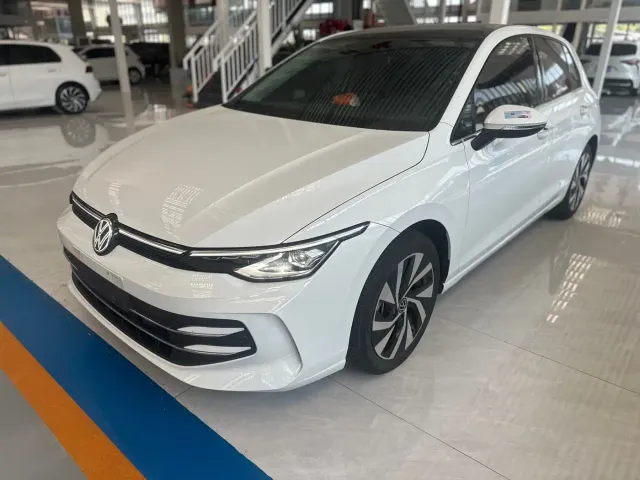 Фотография автомобиля — Volkswagen Golf