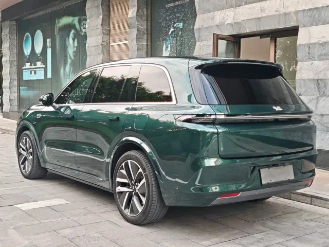 Li Auto L8 — Фото автомобиля 21