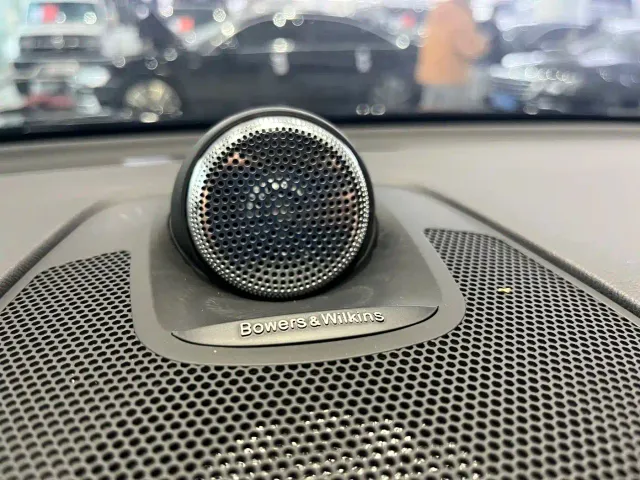 Volvo XC60 — Фото автомобиля 24