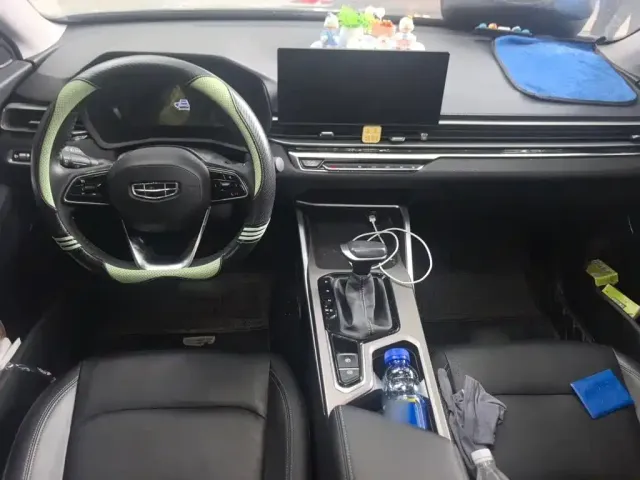 Geely Emgrand — Фото автомобиля 10