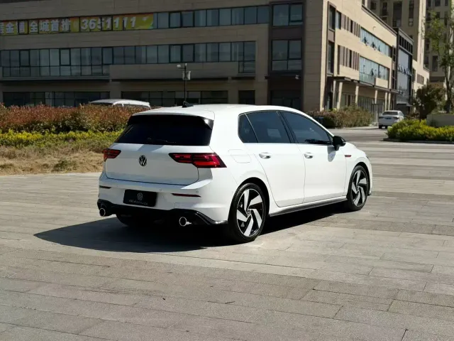 Volkswagen Golf GTI — Фото автомобиля 7