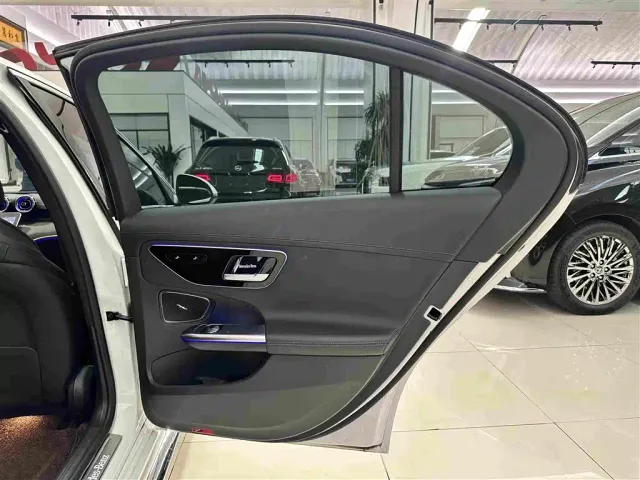 Mercedes-Benz C-Class — Фото автомобиля 30