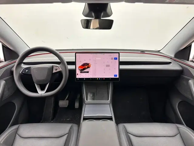Tesla Model Y — Фото автомобиля 10