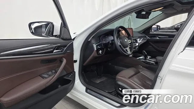 BMW 5 Series G30 — Фото автомобиля 15