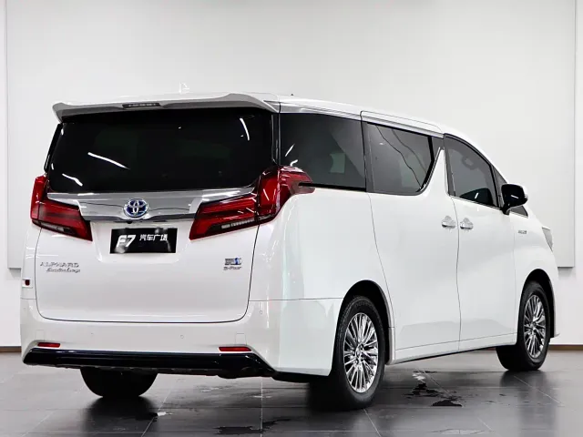 Toyota Alphard — Фото автомобиля 6