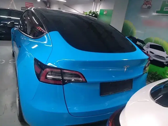 Tesla Model Y — Фото автомобиля 5