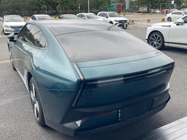 Xpeng P7 — Фото автомобиля 25
