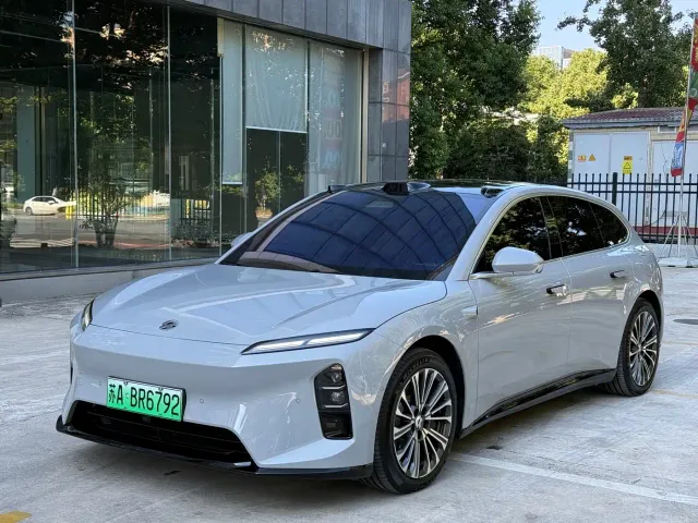 Фотография автомобиля — Nio ET5 Touring