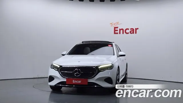 Mercedes-Benz E-Class — Фото автомобиля 3