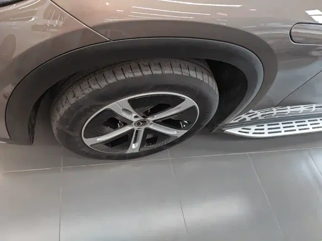 Mercedes-Benz EQE SUV — Фото автомобиля 22
