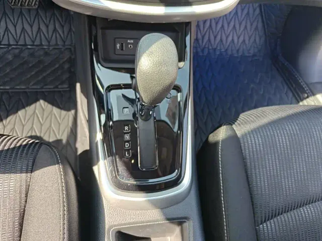 Nissan Tiida — Фото автомобиля 13