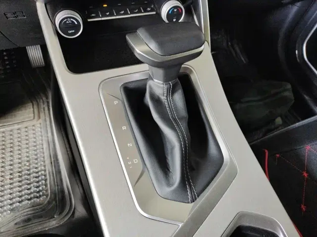 Geely Binyue — Фото автомобиля 17
