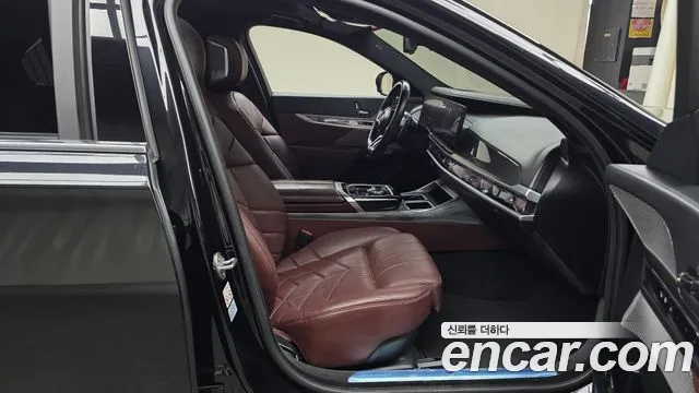 BMW 7 Series G70 — Фото автомобиля 17