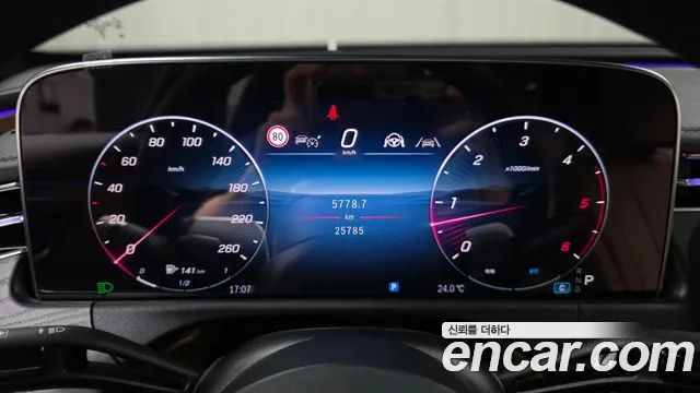 Mercedes-Benz E-Class — Фото автомобиля 8
