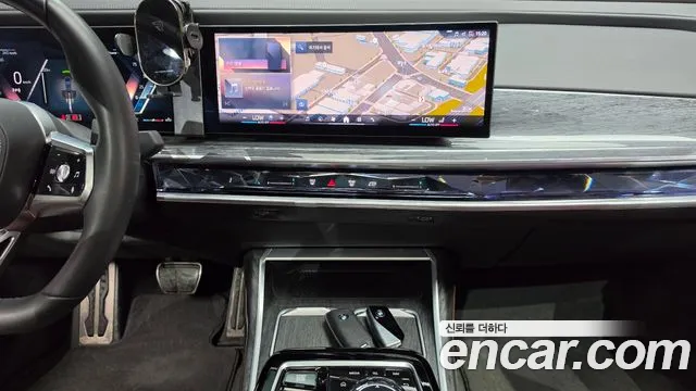 BMW 7-Series 7 серия (G70) 740i sDrive M Sport — Фото автомобиля 14