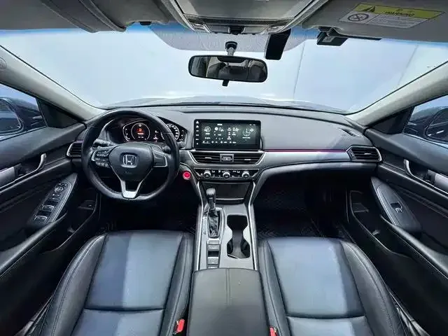 Honda Accord — Фото автомобиля 9