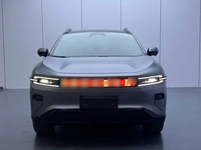 Changan Qiyuan E07 — Фото автомобиля 11
