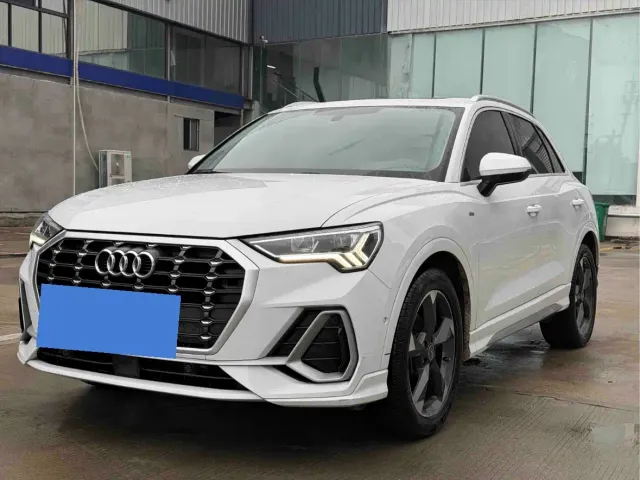 Фотография автомобиля — Audi Q3