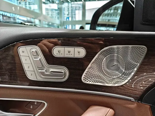 Mercedes-Benz GLE-Class — Фото автомобиля 11