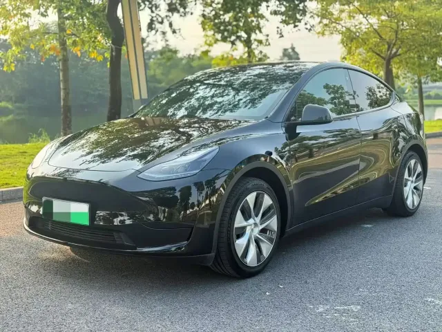 Фотография автомобиля — Tesla Model Y