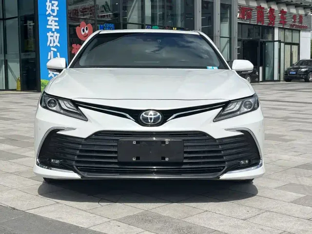 Toyota Camry — Фото автомобиля 2