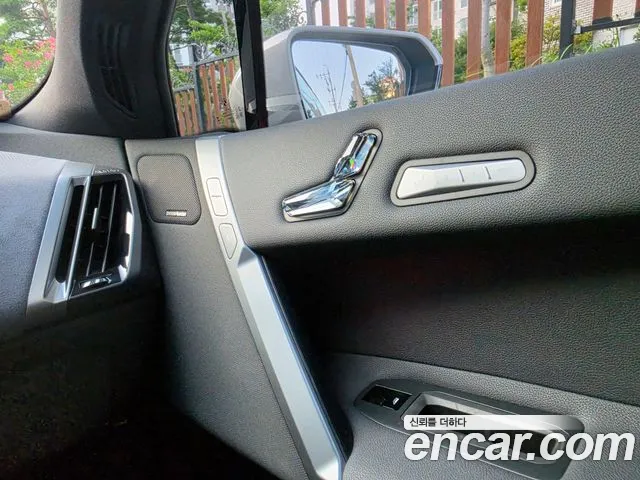 BMW iX — Фото автомобиля 13